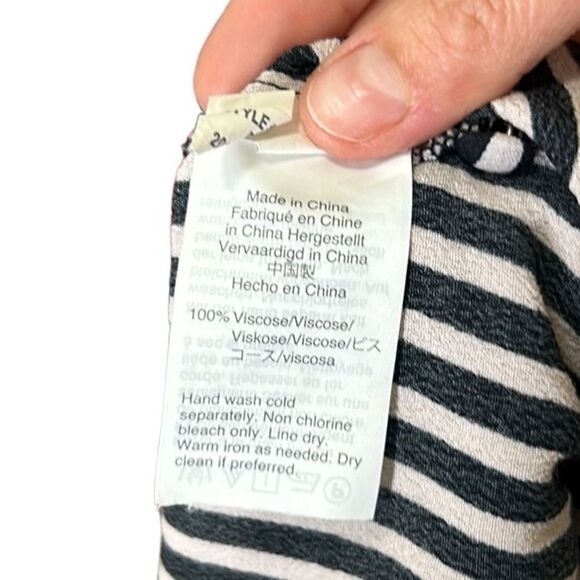 Madewell - Mini Ruffle Wrap Dress, Striped Floral - Size 00, Black, White, Red - Picture 16 of 16